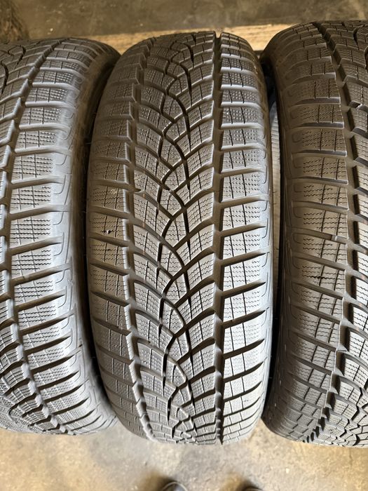 4 anvelope iarna 205/55/19 Goodyear ca NOI dot 2024!