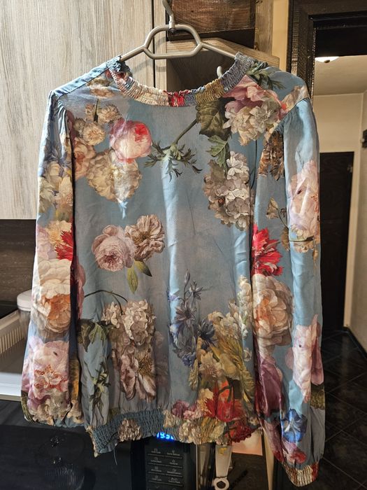 Лека, красива риза