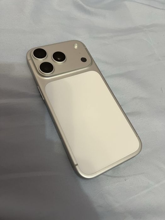 Продам Iphone 17 pro