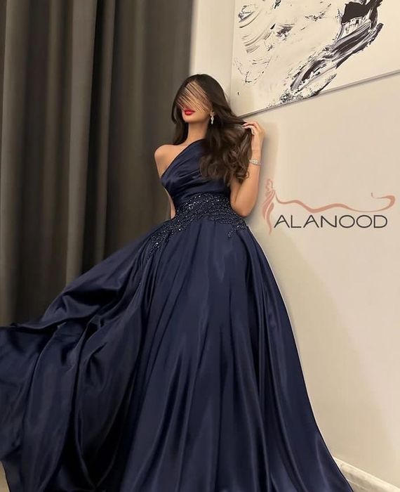 Пышное темно синее платье на выпускной/ большое мероприятие