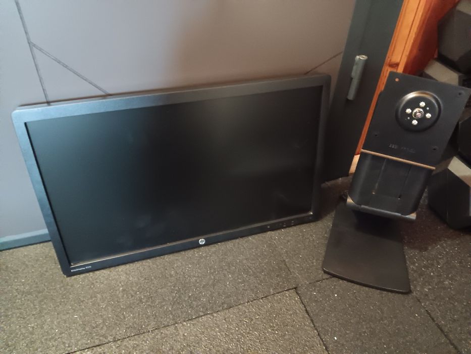 Запазен монитор HP EliteDisplay 23 инча Full HD модел E231