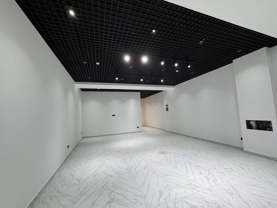 Аренда офиса. Первая линия вдоль дороги. Шото Руставели.