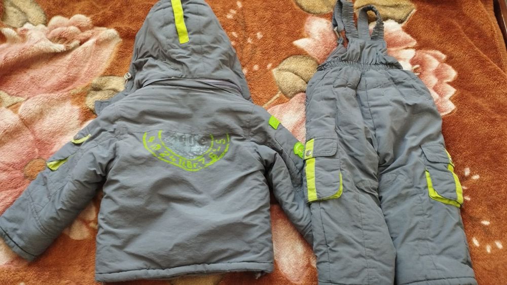 Продам курточки, костюмы