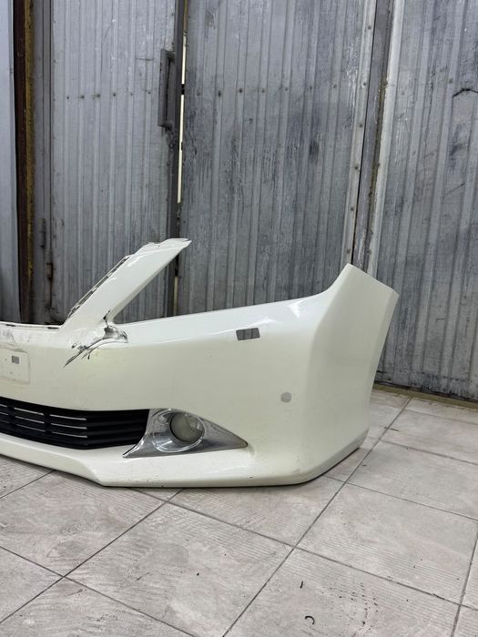 Бампер оригинал CAMRY 50