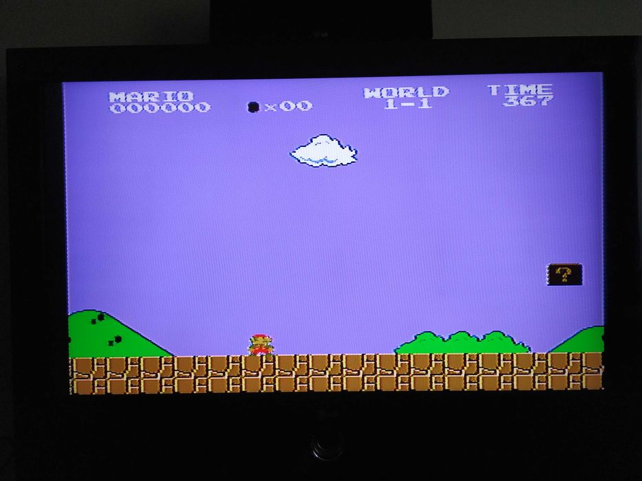 Mini consola cu 20 de jocuri clasice: Mario, Tetris, etc. (produs nou)