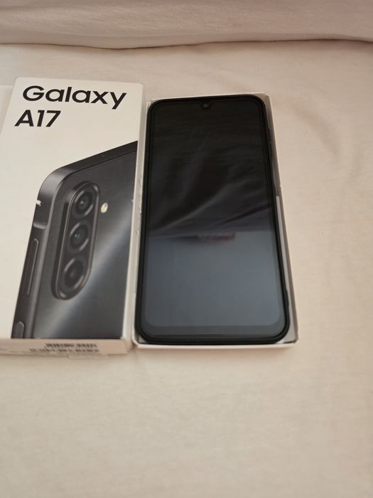 Samsung A 17 128 GB телефона е като нов