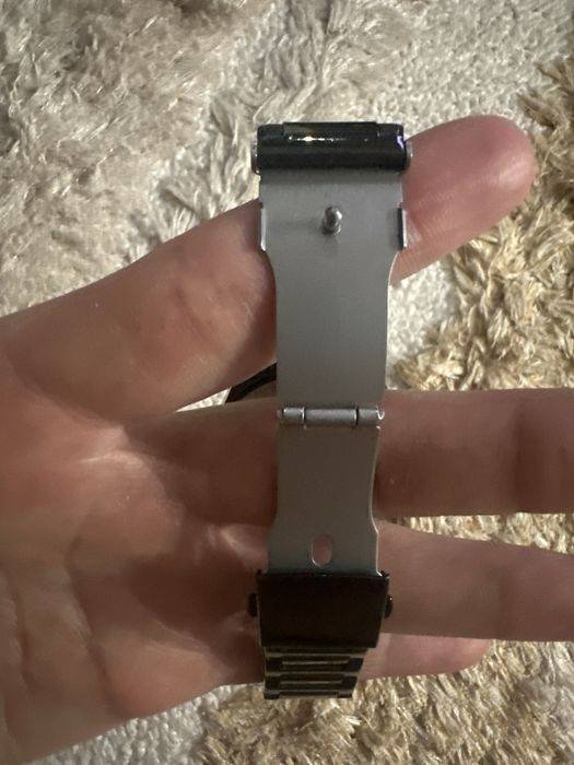 Продам часы не новые