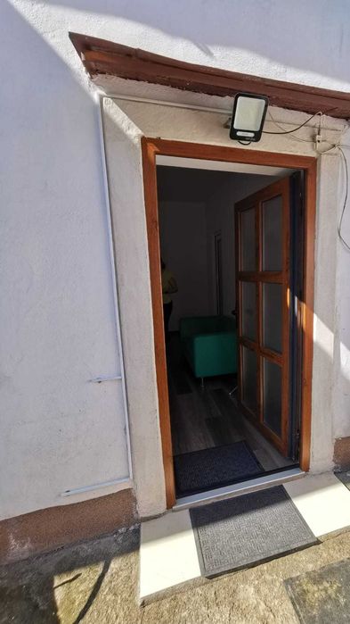 Inchiriere spatiu pentru manichiura / pedichiura (2 posturi) Brasov