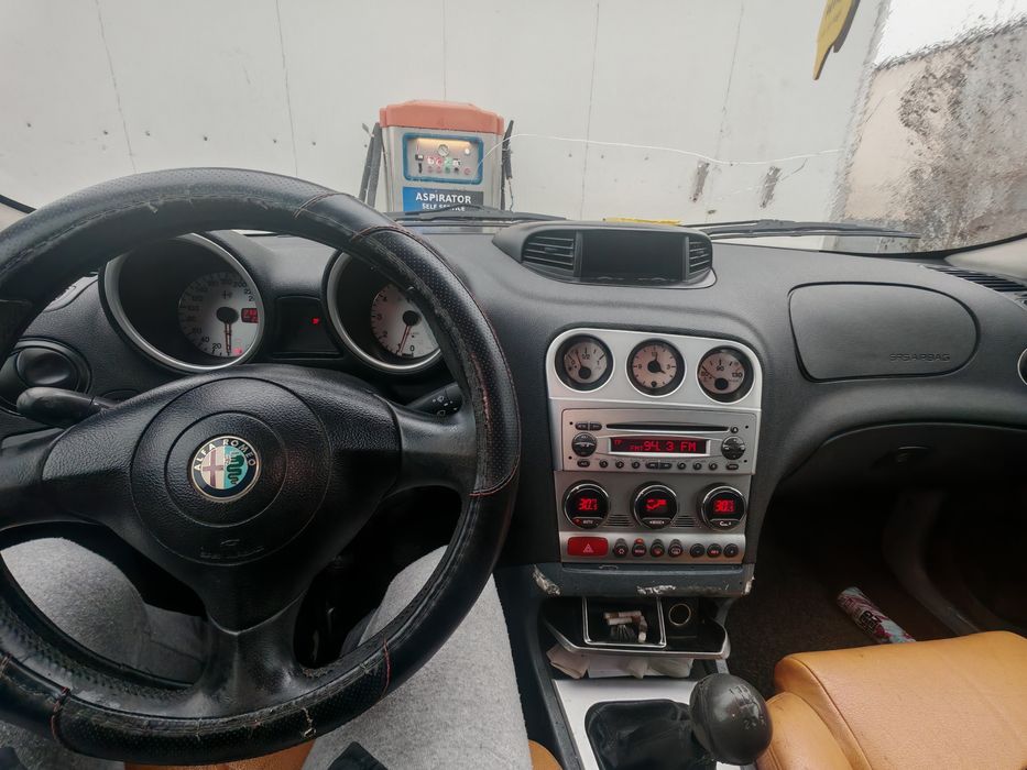 Vând sau schimb ( boxe active RCF , sau auto )