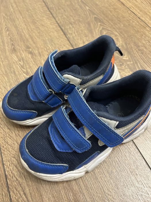 Кроссовки 28 размер