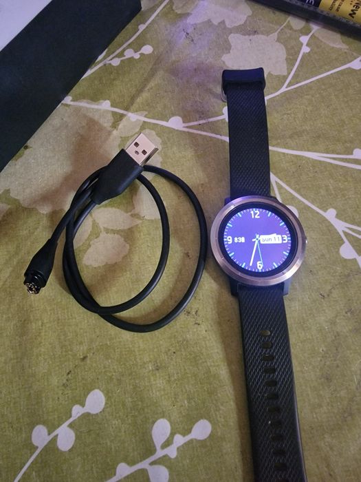 Vînd urgent Ceas Garmin vivo activ 3