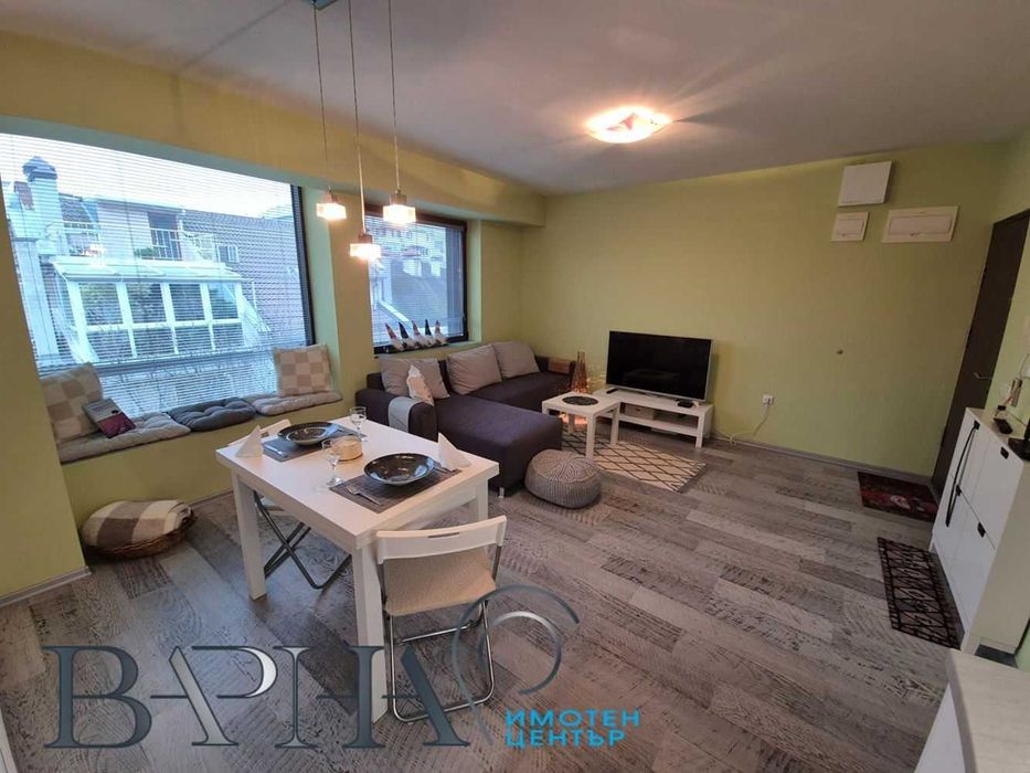 Дава се под наем Двустаен апартамент в Варна, Център - 65 кв.м за 714 € - Снимка #3