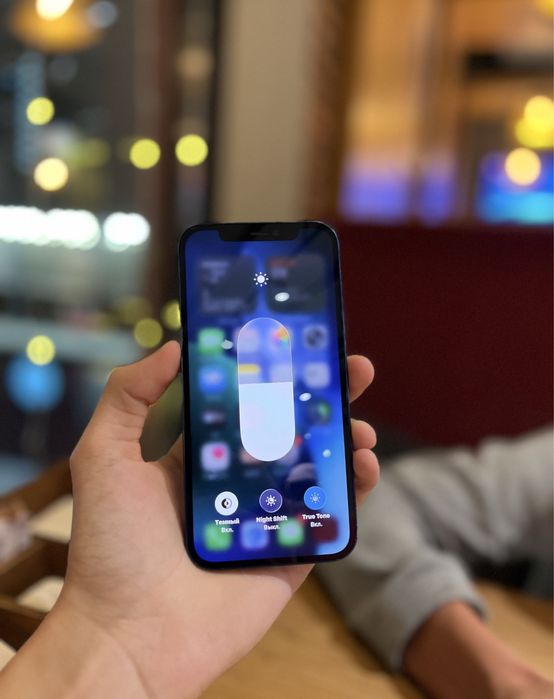 Продам телефон Айфон 12 128Gb