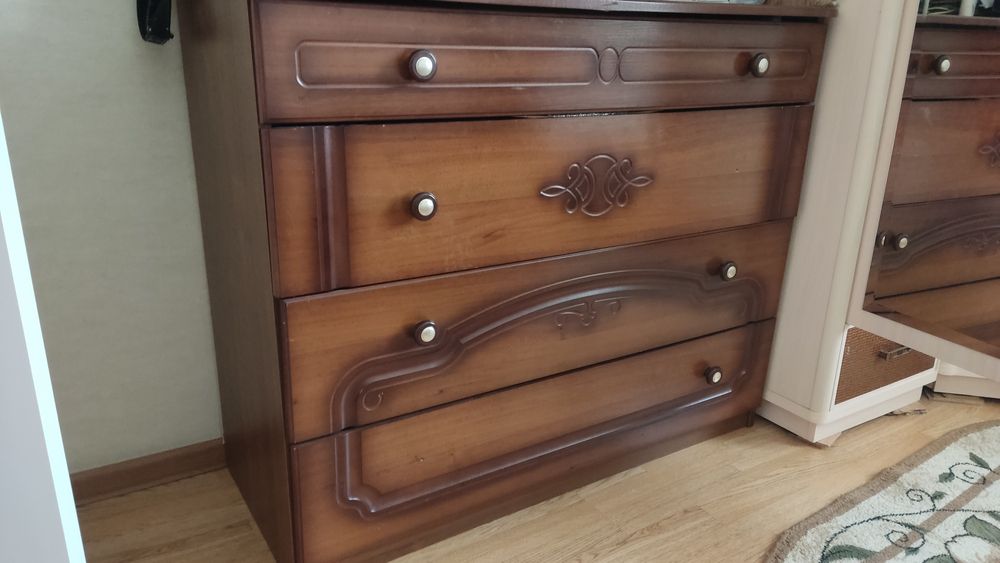 Спальный гарнитур