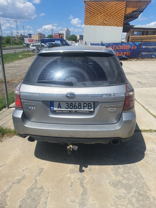 Продавам Subaru Outback