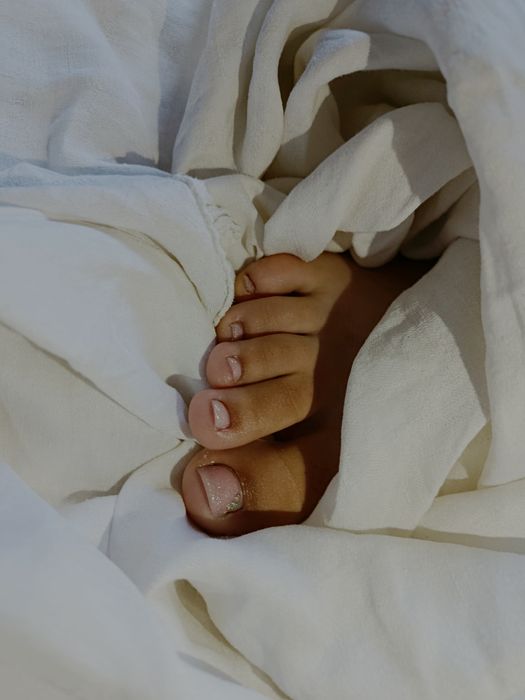 Machiaj, pensat, coafat, unghii ieftin