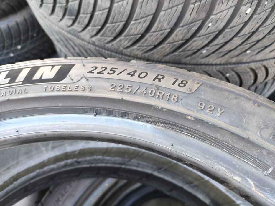 2бр Летни гуми 225 40 18 - Michelin