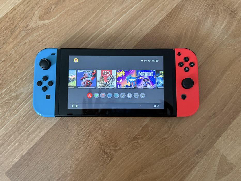 Nintendo switch в отлично състояние и игри