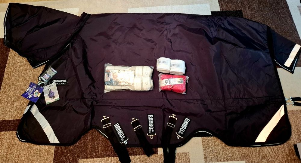 Продаётся супер стильная попона.НЕМЕЦКОЕ качество.Со съемным капором.