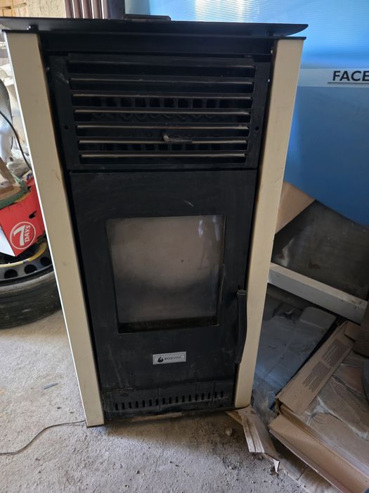 Суха пелетна камина