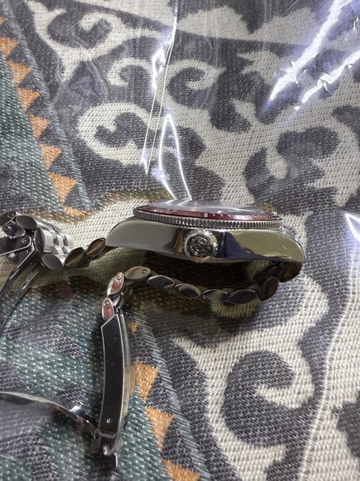 Tudor black bay burgundy