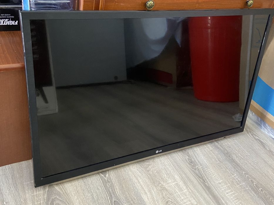 Телевизор LG    .