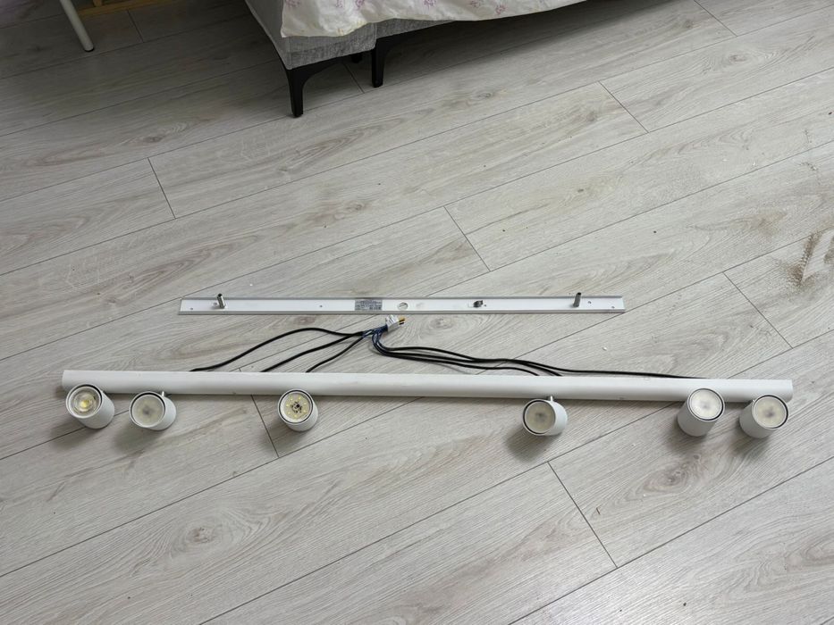 Люстра потолочная, линейная