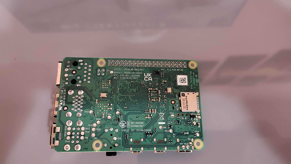 Raspberry Pi 4 Model B (4 или 8 ГБ РАМ)