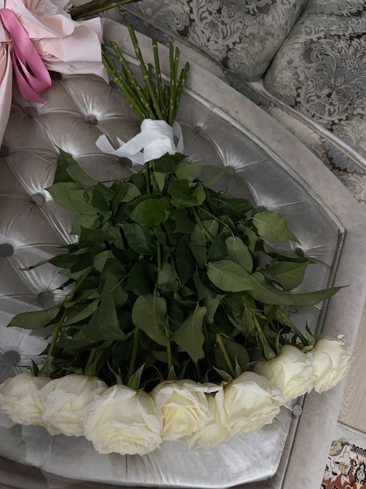 Букеты цветов .Свежие розы ……