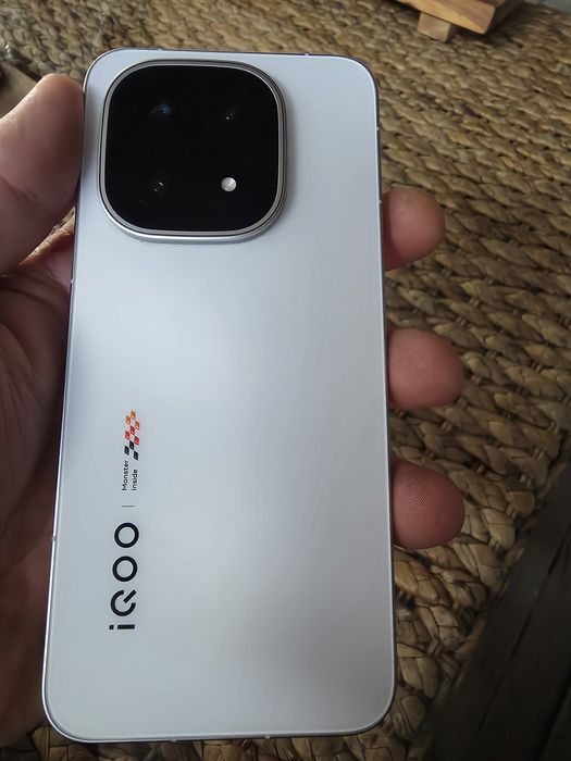 Vivo iqoo 15 procesor smapdragon 8 elite gen 5 (3nm)