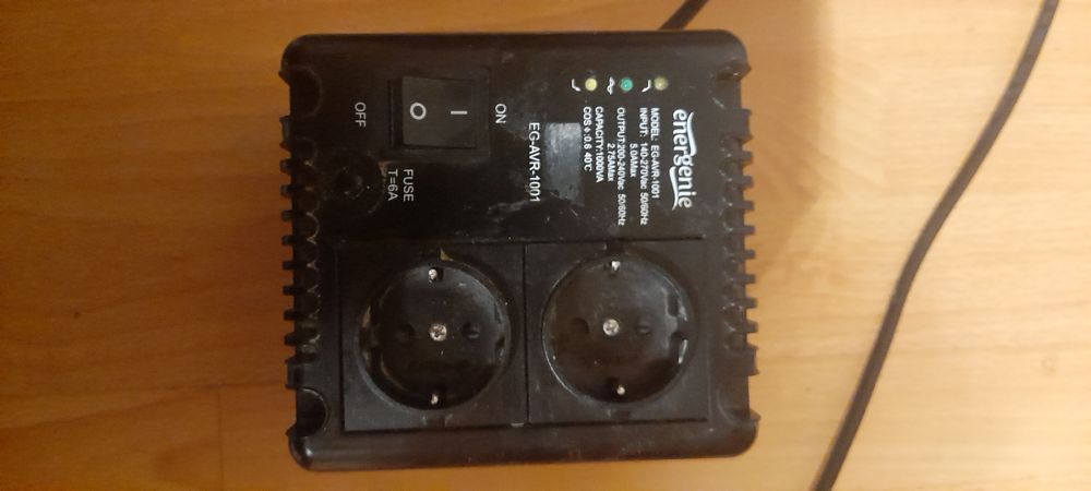 Vând stabilizator de tensiune