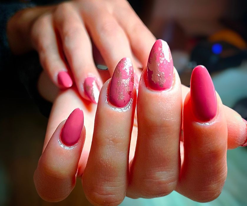 Unghii cu gel  constanta