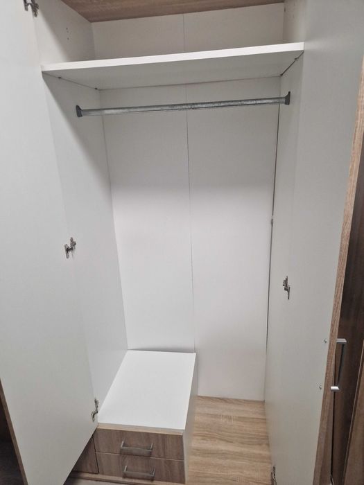 Masa + dulap(Dressing)