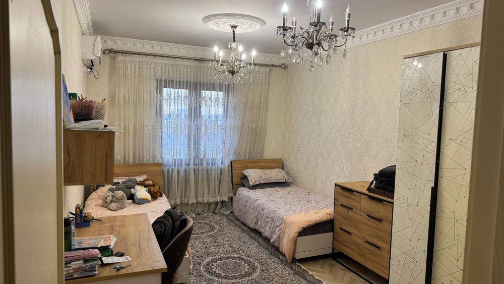 Шох мед метро Ойбек Банковская 5/6/9 квартира продаётся