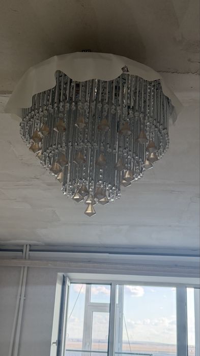 Продается люстра