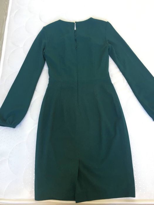 Платье с длинным рукавом