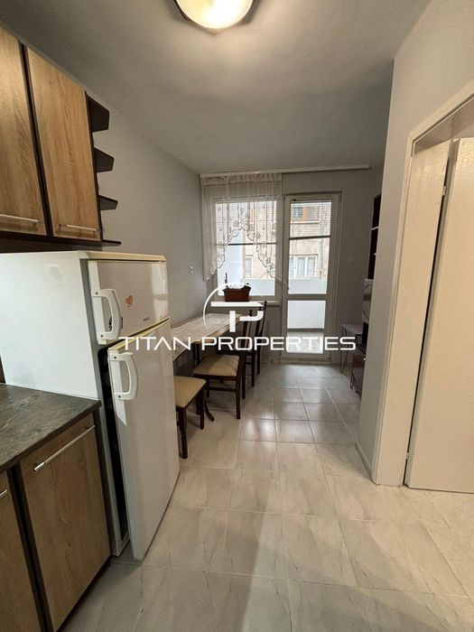 Дава се под наем Тристаен апартамент в Бургас, Център - 92 кв.м за 510 € - Снимка #1