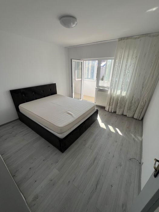 Apartament de vanzare zona Micro 1 in spatele bisericii-Materna