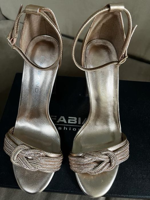 Елегантни и стилни обувки