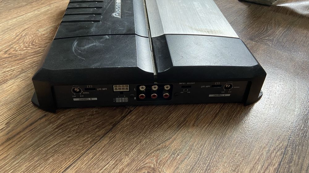 Усилитель продам 600w 200w