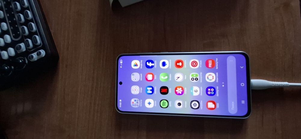 Продам смартфон. Новый.