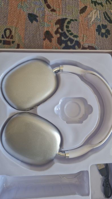 Наушник блютуз новый