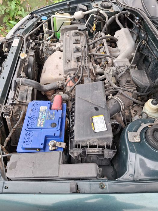 Продам автомобиль тойота авенсис хэтчбек,обьем 1.6