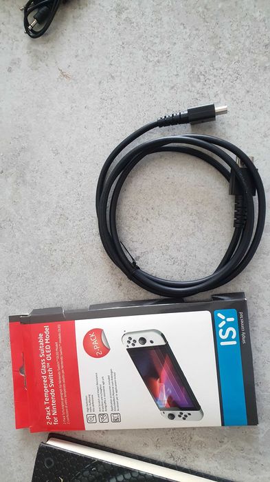 Nintendo switch  oled nou 2 folii , husa/1 joc