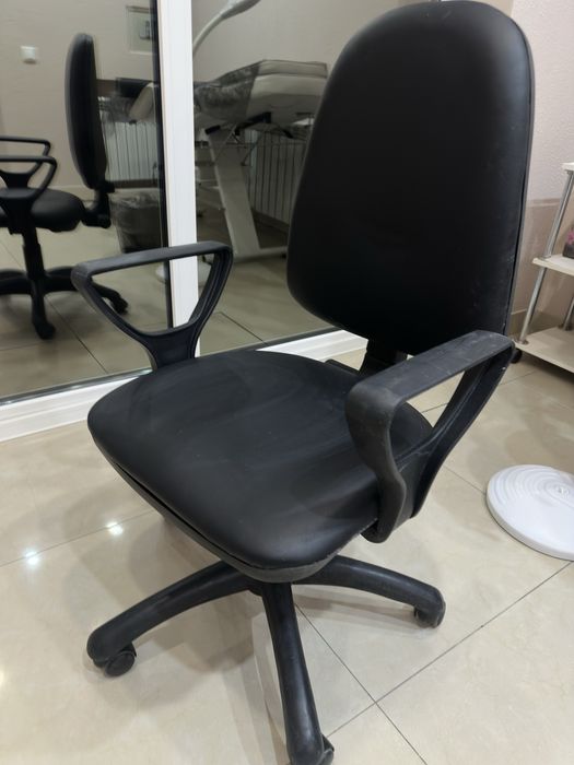 Продам офисное  кресло