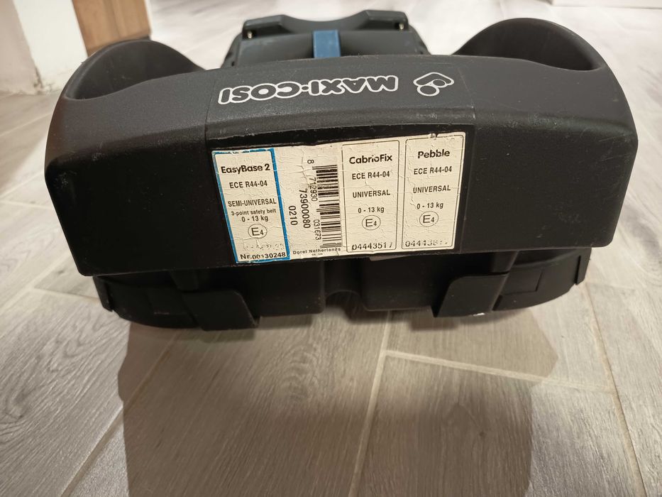 Столче за кола Maxi-Cosi CabrioFix с база EasyBase 2