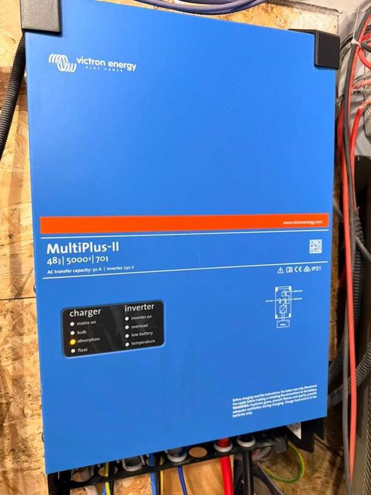 Invertor Victron MultiPlus-II 48V/5000VA/70A/230V, Utilizat, In Garantie