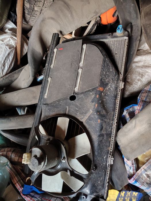 Радиатор Audi 80 B4 с вентилятором