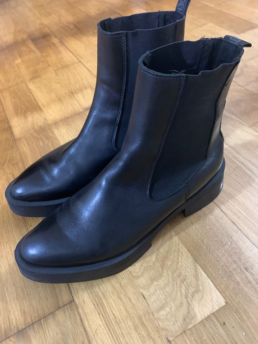 Steve Madden marines 39