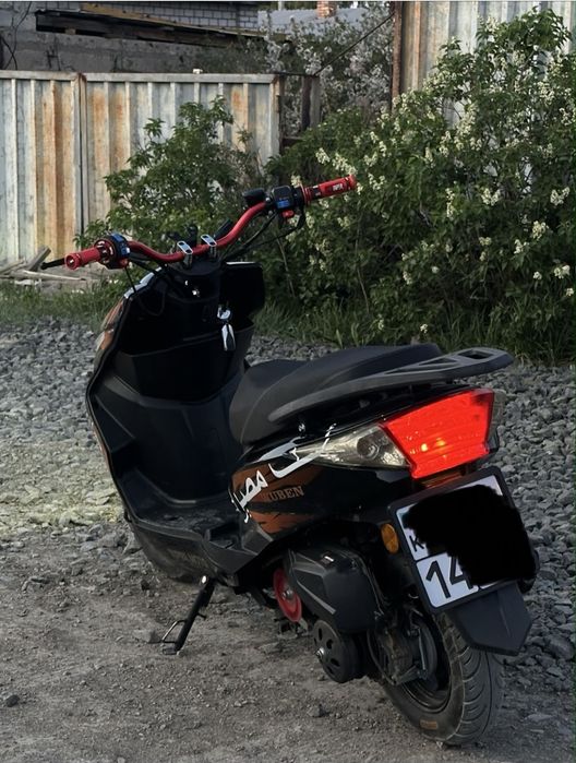 Продам скутер м8 СРОЧНО